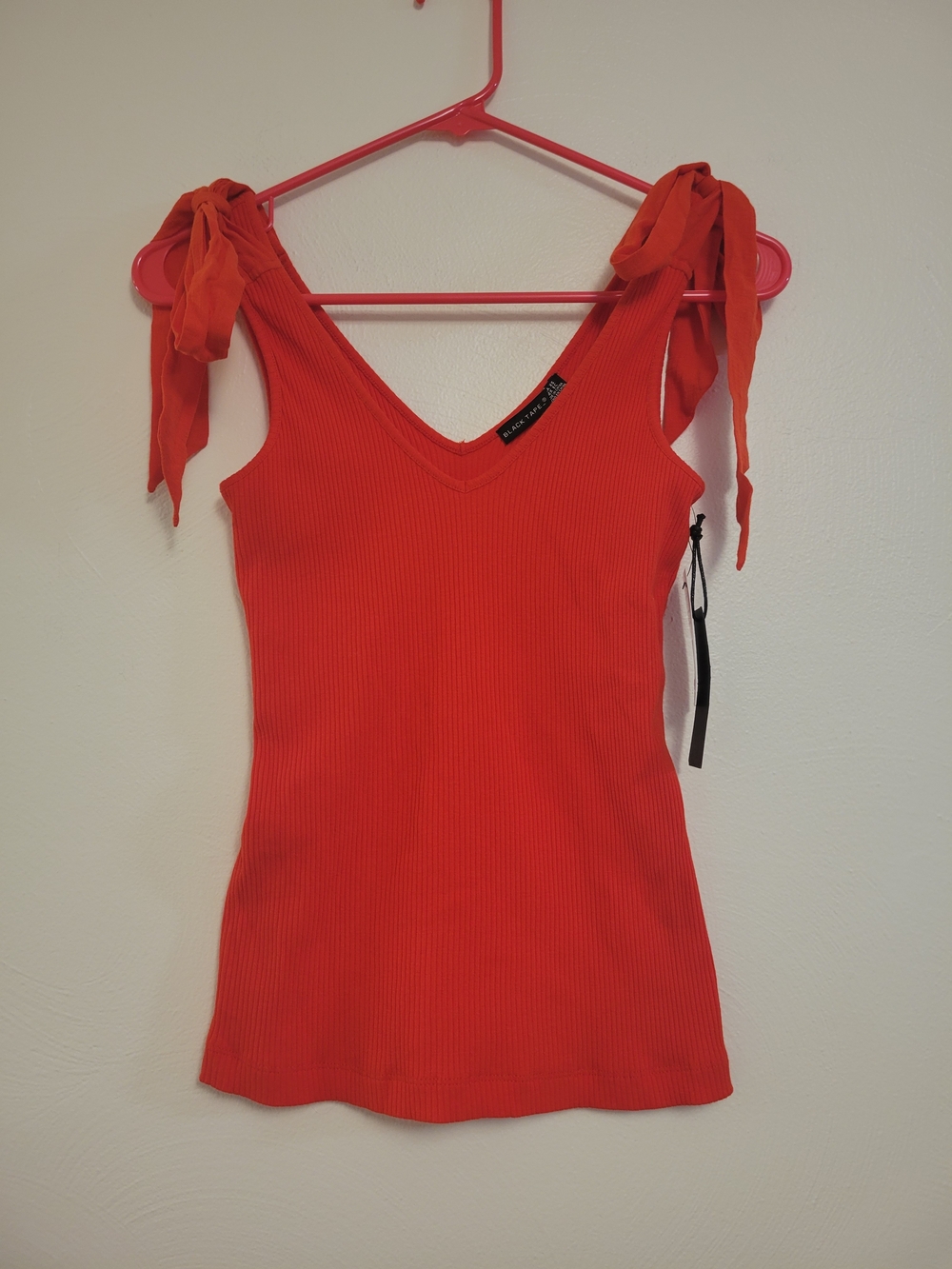 Black Tape Red Tie Shoulder Ribbed V-Neck Tank Top Size XS